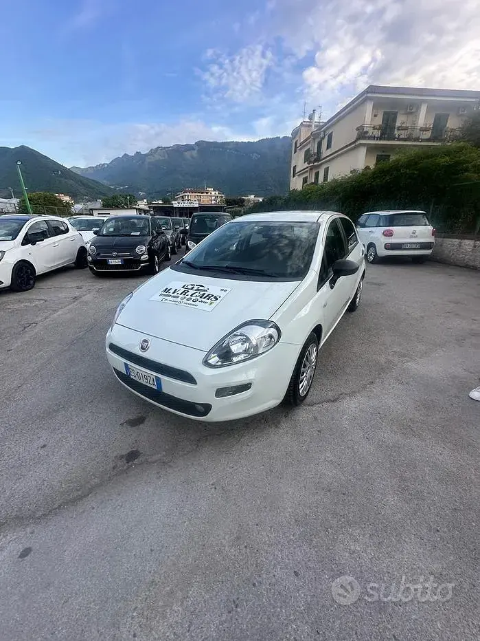 Usata Fiat Punto Easy 75 CV (55 kW) 2013 Bianco Utilitaria