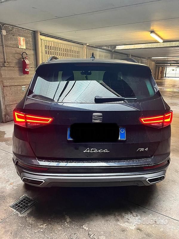 Usata Seat Ateca 4Drive 190 CV (139 kW) 2021 Blu SUV