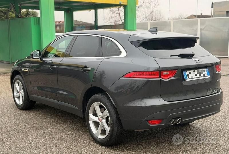 Usata Jaguar F-Pace 180 CV (132 kW) 2017 Grigio SUV