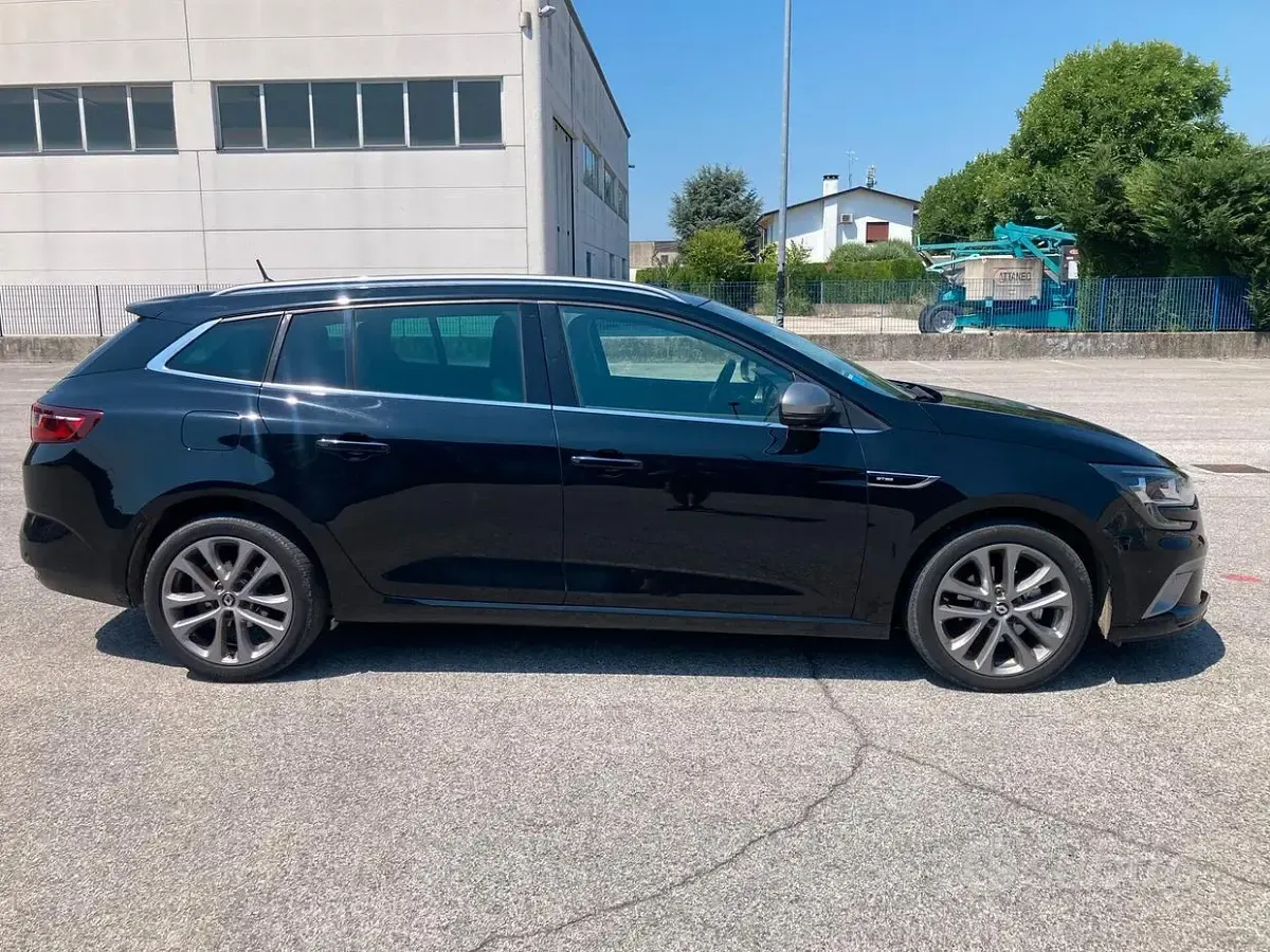 Usata Renault Mégane IV 110 CV (80 kW) 2017 Grigio Berlina