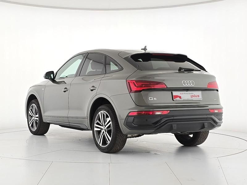 Usata Audi Q5 Sportback S-Line 204 CV (150 kW) 2024 Grigio SUV