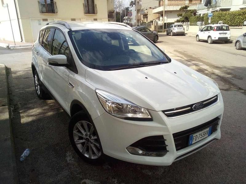Usata Ford Kuga Titanium 120 CV (88 kW) 2016 Bianco SUV