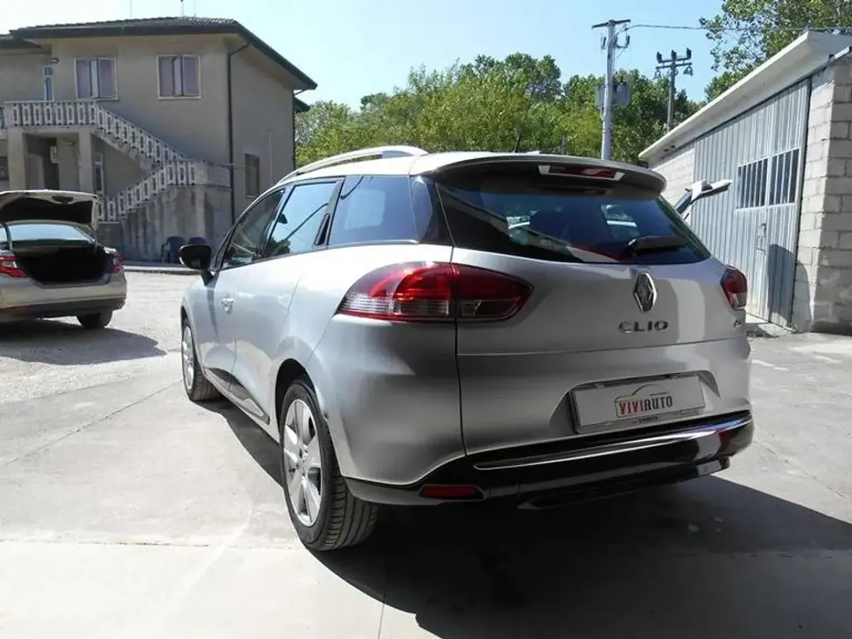 Usata Renault Clio GrandTour Zen 75 CV (55 kW) 2016 Argento Station wagon