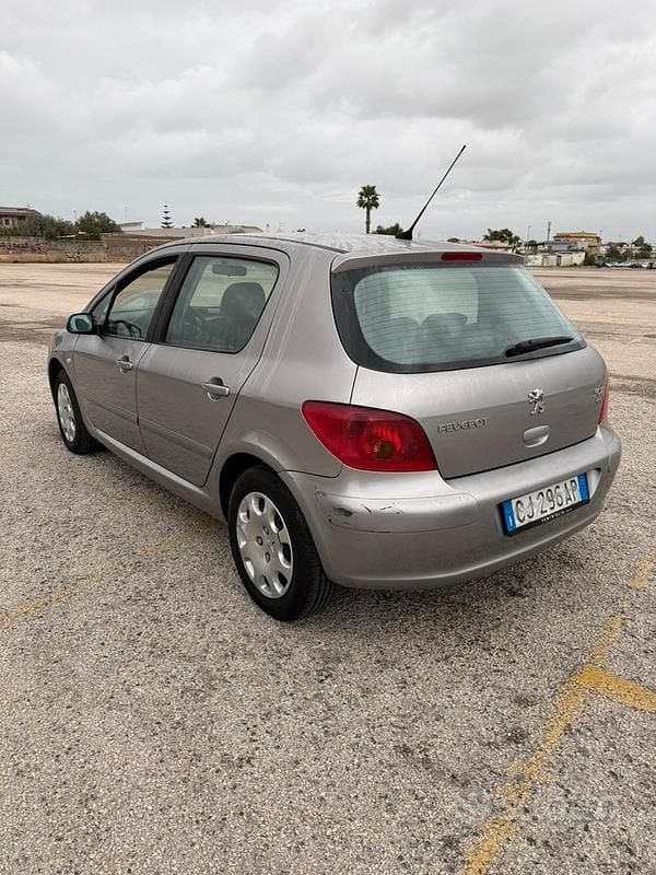 Usata Peugeot 307 90 CV (66 kW) 2004 Grigio Berlina