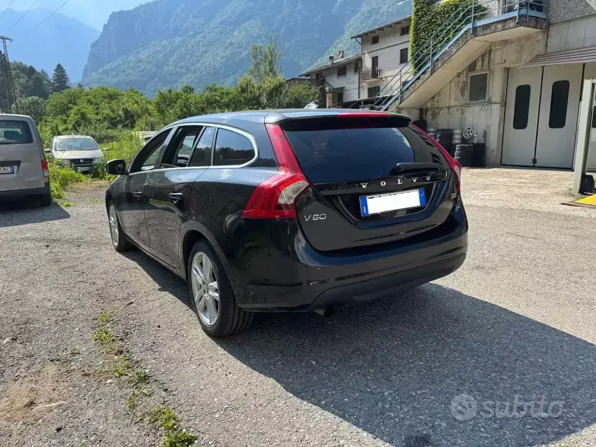 Usata Volvo V60 2011 Nero Station wagon
