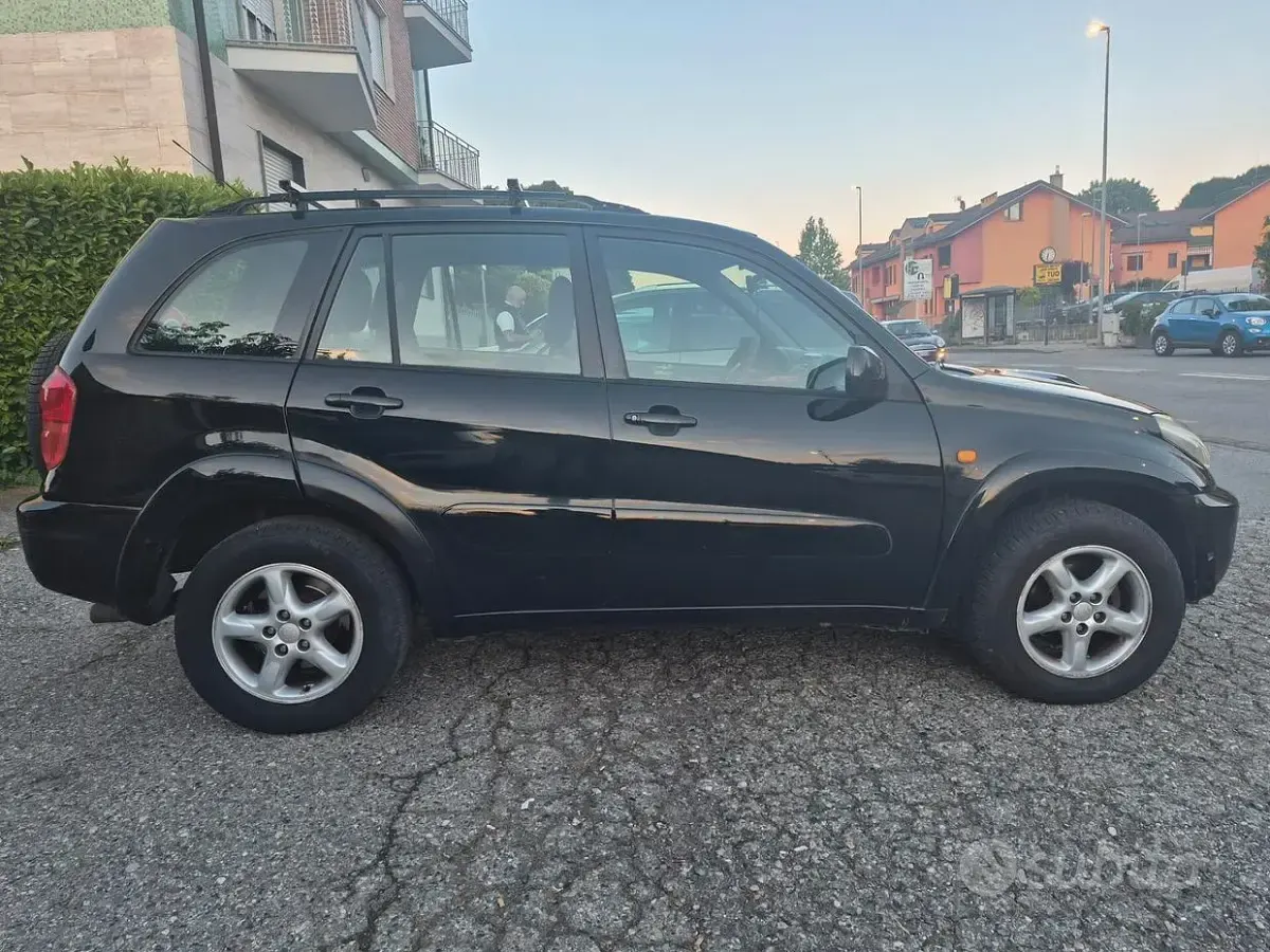 Usata Toyota RAV4 Sol 116 CV (85 kW) 2004 Nero SUV