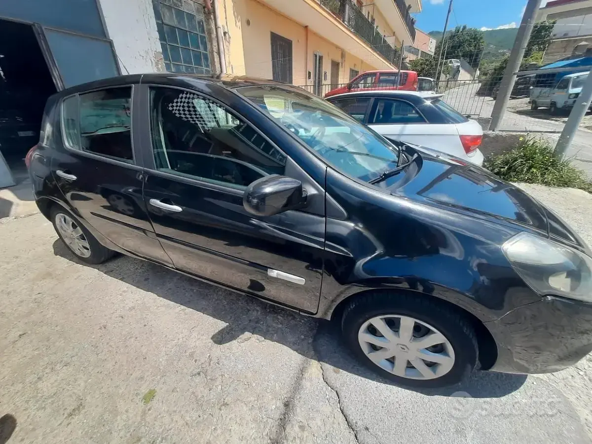 Usata Renault Clio II 85 CV (62 kW) 2010 Nero Berlina
