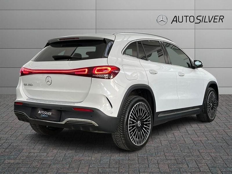 Usata Mercedes EQA250+ Premium Plus 94 kW (129 CV) 2023 Bianco / pastello SUV