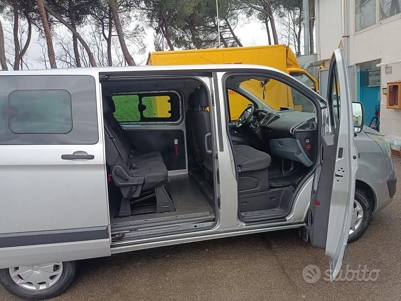 Usata Ford Transit Custom 2015 Grigio Monovolume