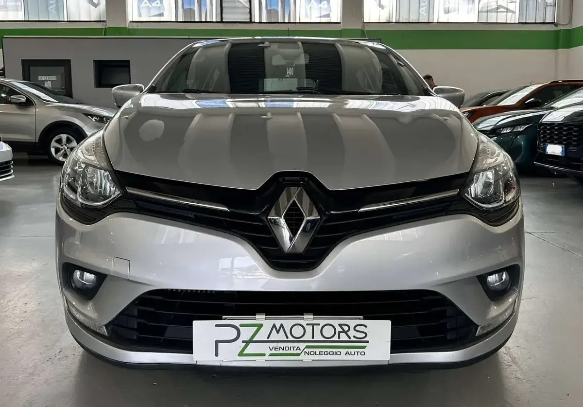 Usata Renault Clio IV Zen 90 CV (66 kW) 2017 Argento Berlina