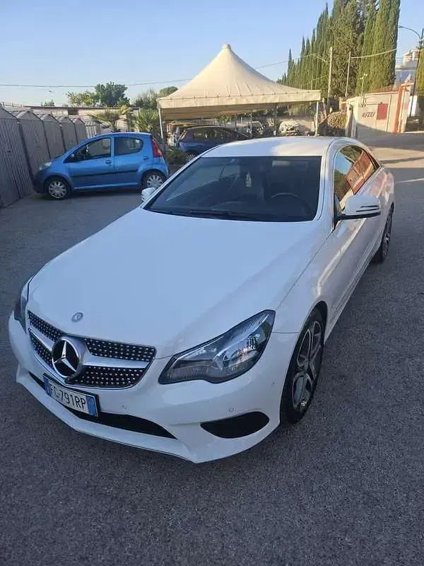 Usata Mercedes E220 Premium 170 CV (125 kW) 2016 Bianco Coupé