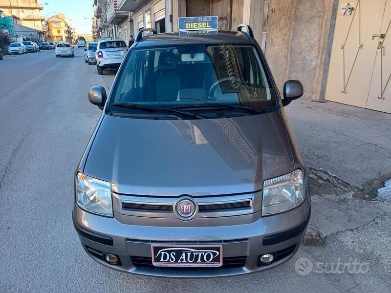 Usata Fiat Panda Dynamic 75 CV (55 kW) 2011 Grigio Utilitaria