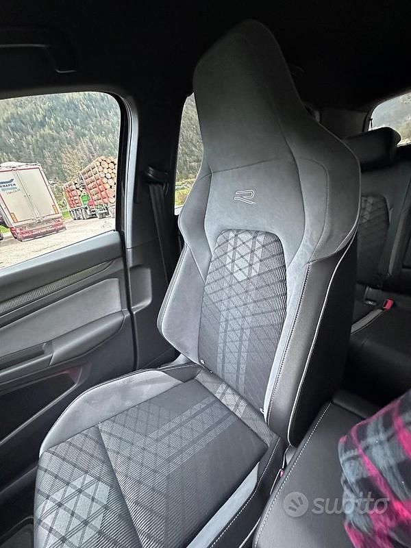 Usata VW Golf VIII R-line 150 CV (110 kW) 2022 Nero Berlina