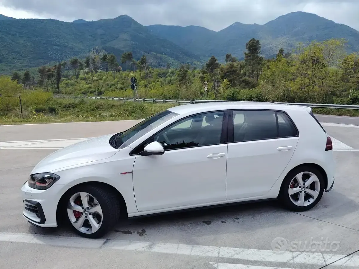 Usata VW Golf VII GTI 245 CV (180 kW) 2019 Bianco Berlina