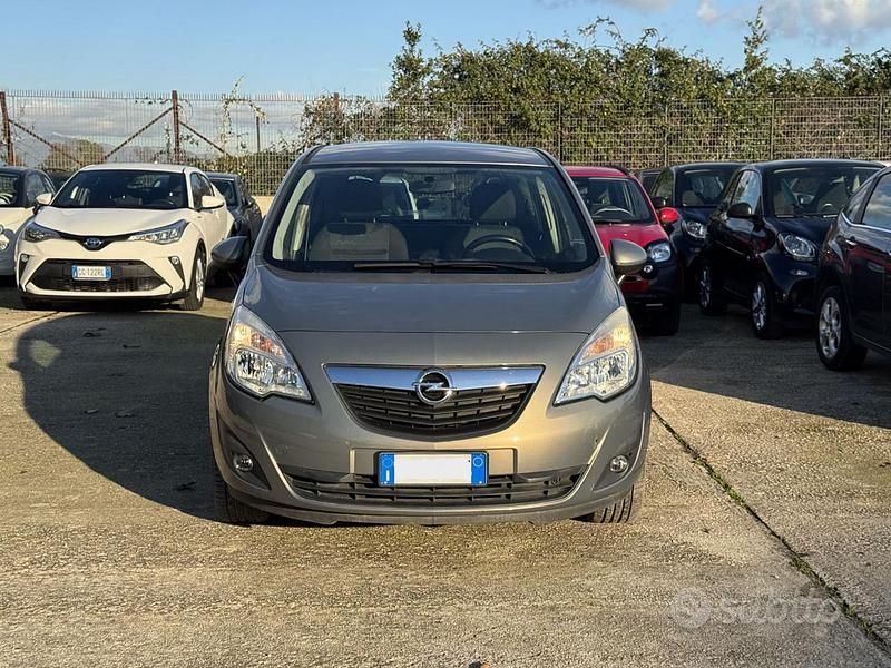 Usata Opel Meriva 101 CV (74 kW) 2013 Grigio Monovolume