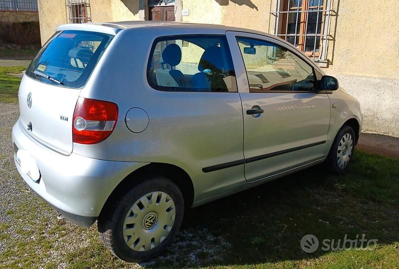 Usata VW Fox 69 CV (50 kW) 2005 Grigio Utilitaria