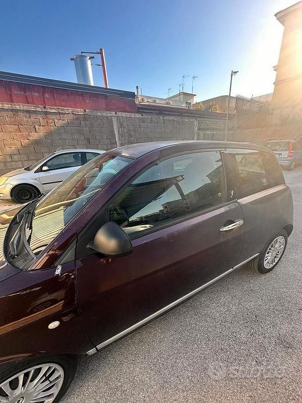 Usata Lancia Ypsilon 60 CV (44 kW) 2010 Utilitaria