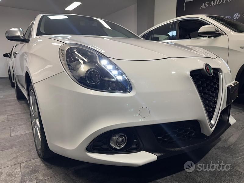 Usata Alfa Romeo Giulietta Super 120 CV (88 kW) 2017 Bianco Utilitaria