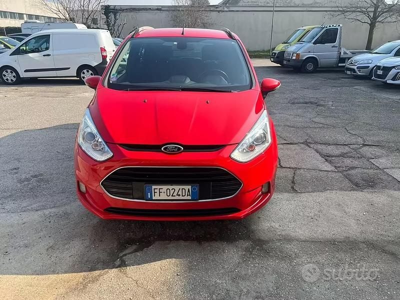 Usata Ford B-MAX 100 CV (73 kW) 2016 Rosso Monovolume