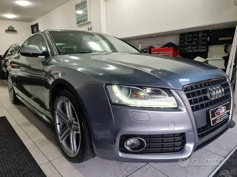 Usata Audi A5 Ambition 180 CV (132 kW) 2011 Grigio Coupé