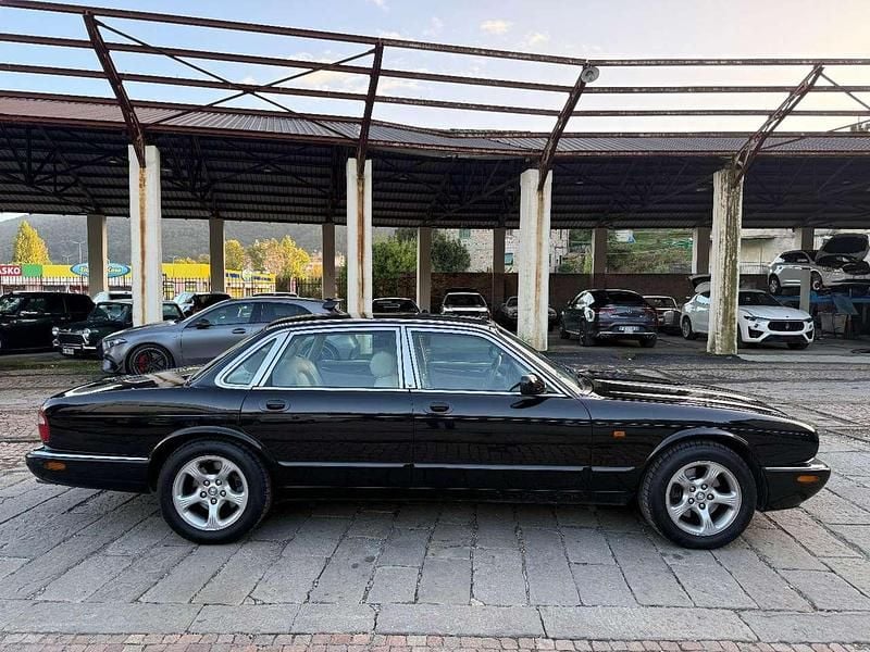 Usata Jaguar XJ Executive 237 CV (174 kW) 2001 Verde Berlina