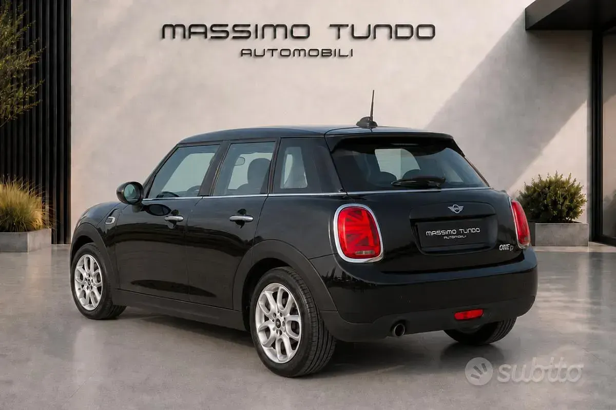 Usata Mini ONE Hype 95 CV (69 kW) 2018 Nero Utilitaria