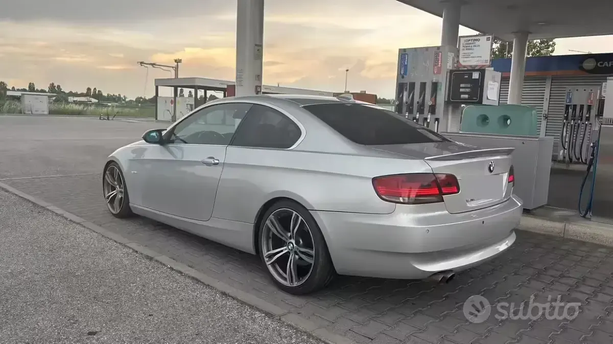 Usata BMW 325 218 CV (160 kW) 2007 Grigio Berlina