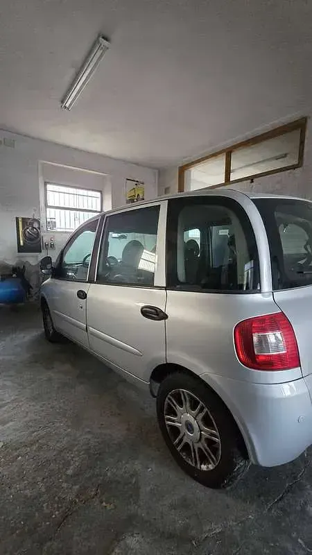 Usata Fiat Multipla Family 92 CV (67 kW) 2008 Argento Monovolume