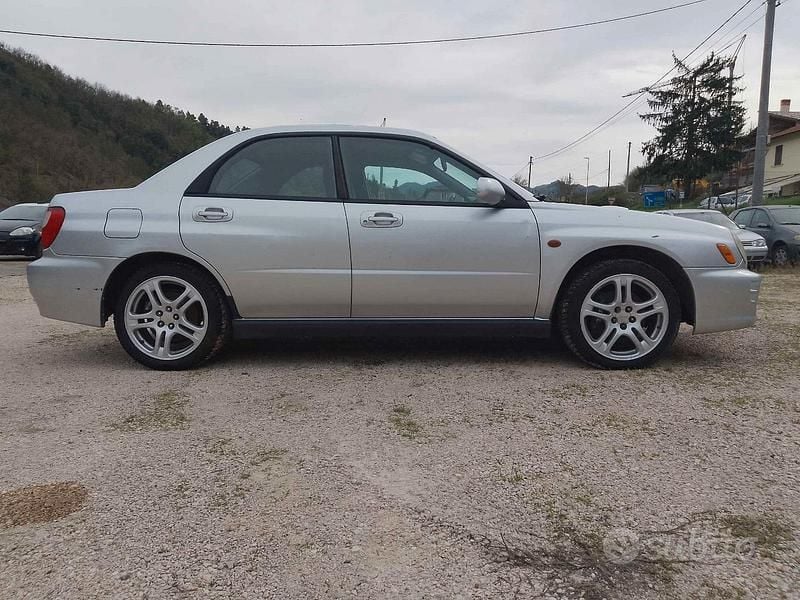 Usata Subaru Impreza 218 CV (160 kW) 2002 Grigio Berlina