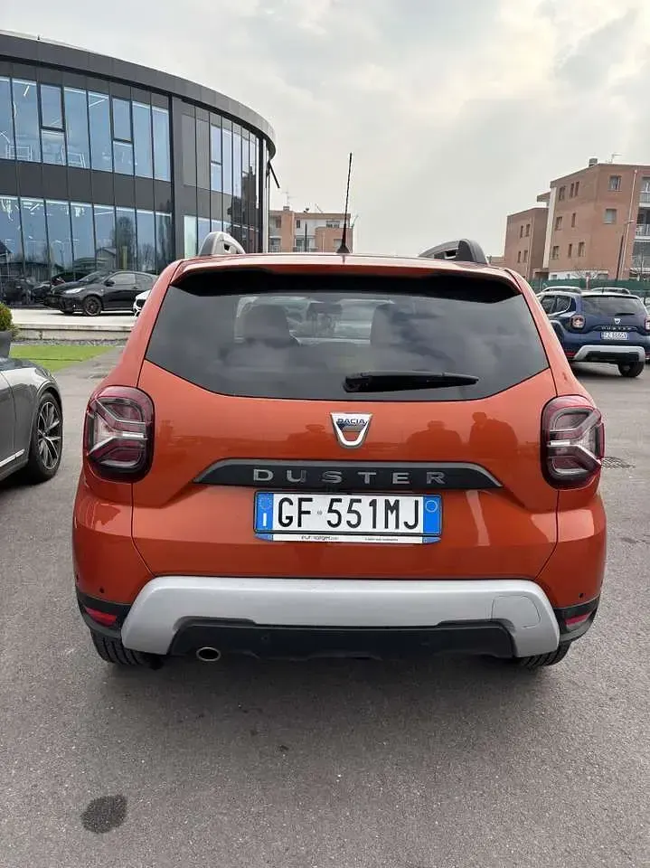 Usata Dacia Duster Prestige 101 CV (74 kW) 2021 Arancione SUV