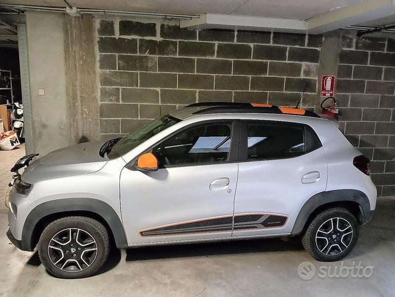 Grigio Usata 2021 Dacia Spring Due volumi | 8800 € - Immagine 1/4