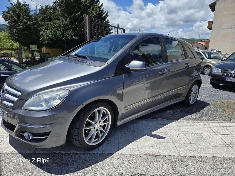 Usata Mercedes B200 140 CV (102 kW) 2009 Monovolume