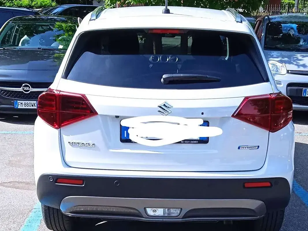 Usata Suzuki Vitara 129 CV (94 kW) 2024 Bianco SUV