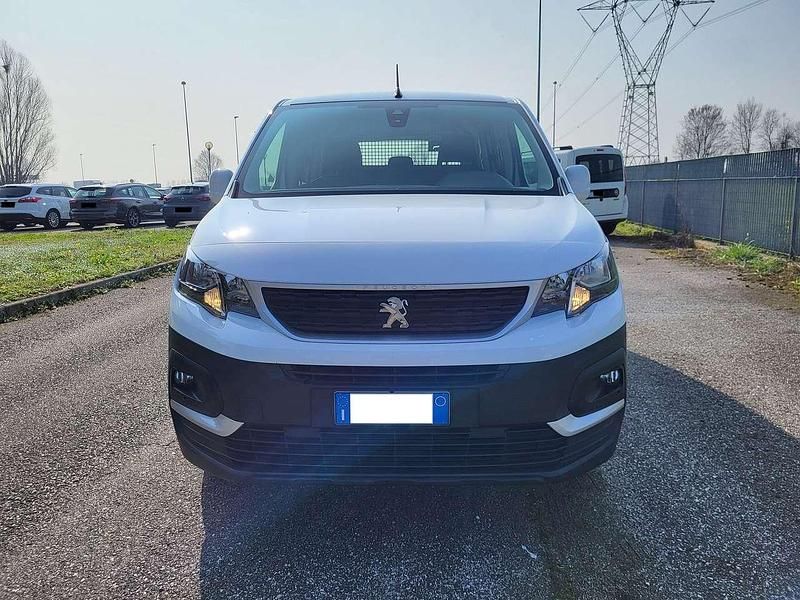 Usata Peugeot Rifter Active 102 CV (75 kW) 2021 Pastello Monovolume