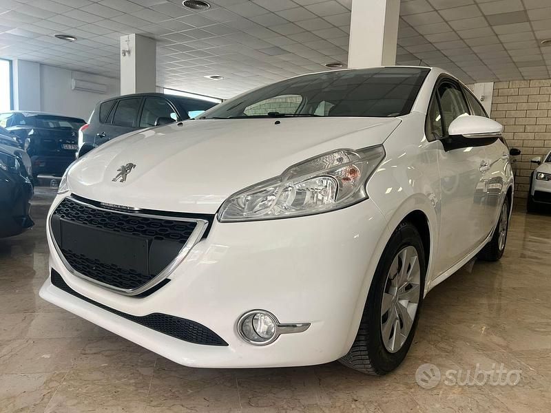 Usata Peugeot 208 Active 92 CV (67 kW) 2013 Bianco Utilitaria