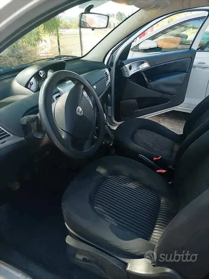 Usata Lancia Ypsilon 60 CV (44 kW) 2009 Utilitaria