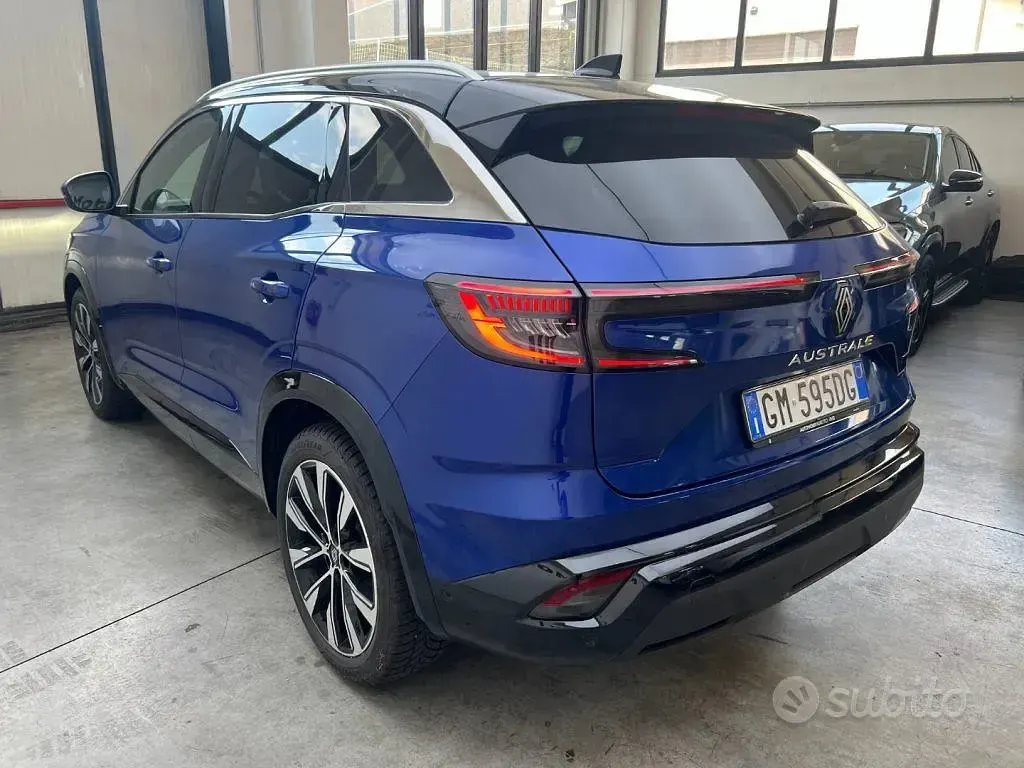 Usata Renault Austral Techno 131 CV (96 kW) 2023 Bluazzurro SUV