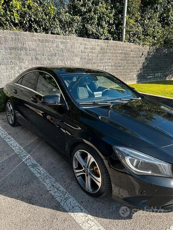 Käytetty Mercedes CLA220 177 HP (130 kW) 2015 Musta Sedan