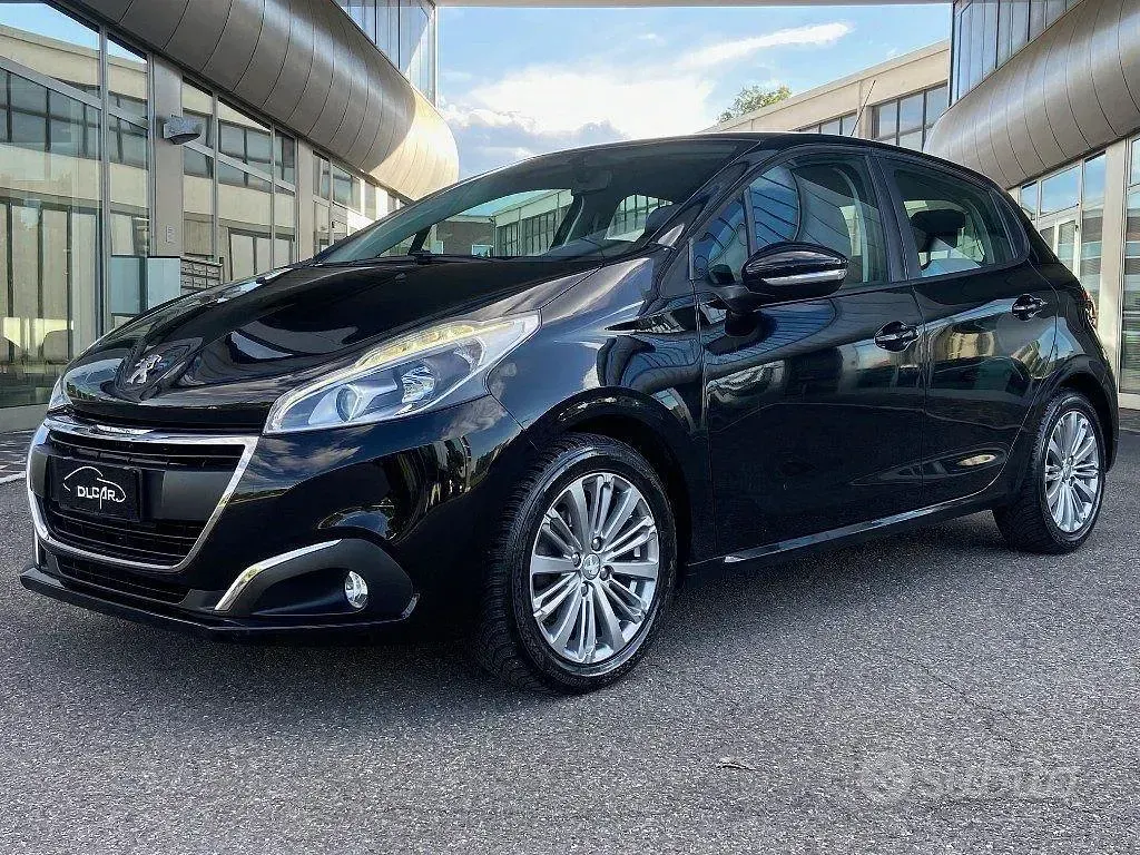 Usata Peugeot 208 Allure 75 CV (55 kW) 2016 Nero Utilitaria