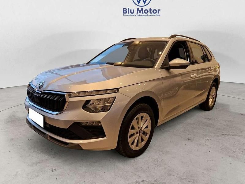 Argento brillante metallizzato Usata 2025 Skoda Kamiq Selection SUV | 20.500 € (Buon prezzo) - Immagine 1/4