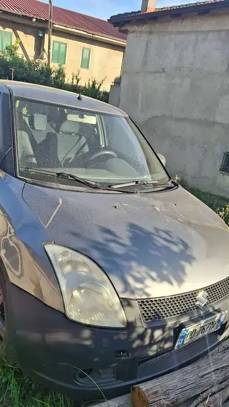 Usata Suzuki Swift 69 CV (50 kW) 2006 Grigio Utilitaria