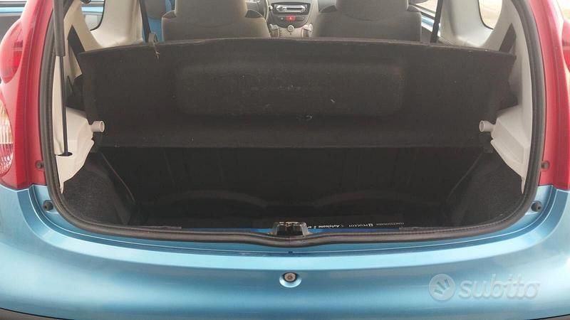 Usata Peugeot 107 68 CV (50 kW) 2007 Blu Utilitaria