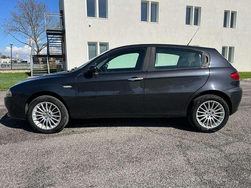 Usata Alfa Romeo 147 150 CV (110 kW) 2007 Nero Utilitaria