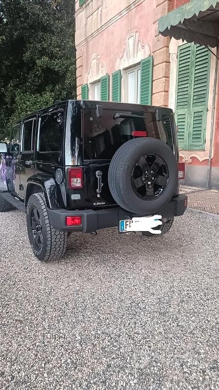 Usata Jeep Wrangler Sahara 177 CV (130 kW) 2011 Nero SUV