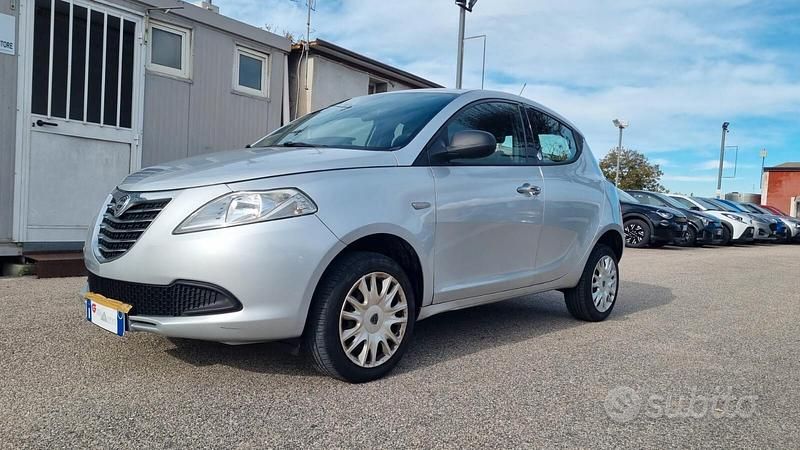 Usata Lancia Ypsilon Gold 85 CV (62 kW) 2013 Grigio Utilitaria