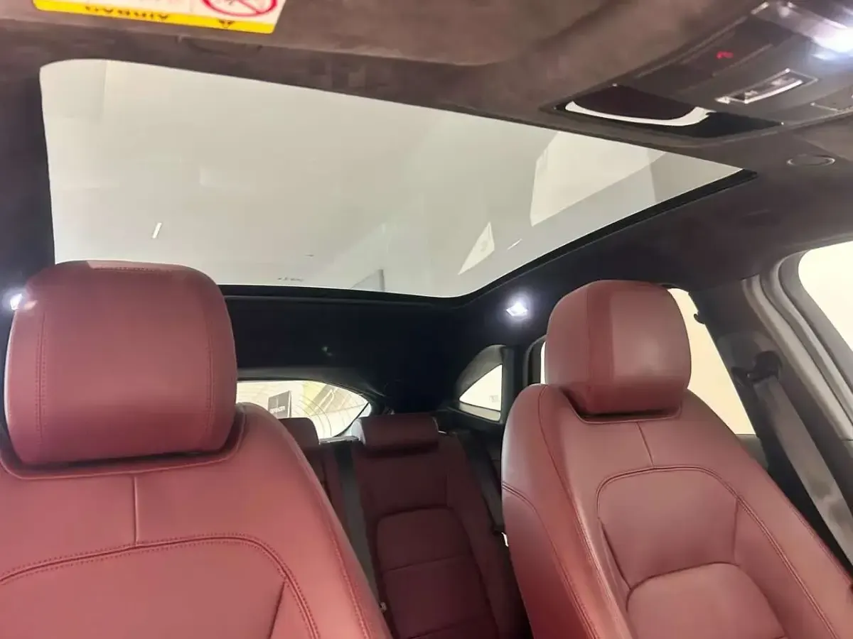 Usata Jaguar E-Pace R-Dynamic 163 CV (119 kW) 2022 Fuji white SUV