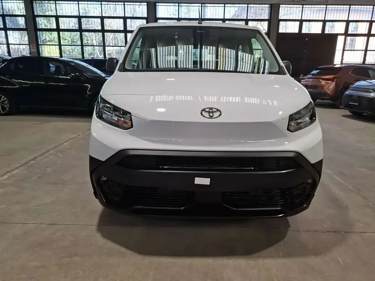 Nuova Toyota Proace City City 100 CV (73 kW) 2026 Bianco Monovolume