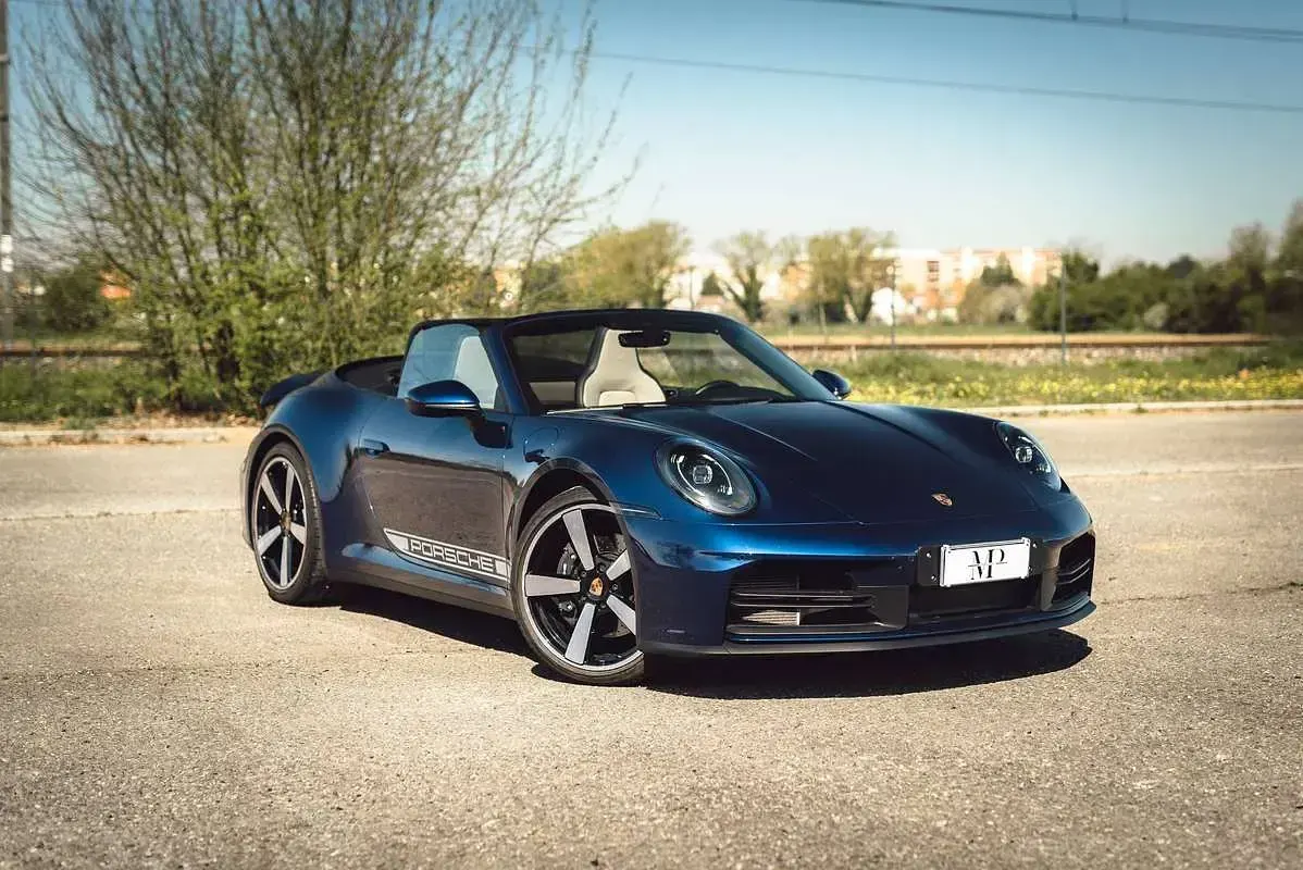 Usata Porsche 911 Carrera Cabriolet 394 CV (289 kW) 2024 Blu/azzurro Cabrio