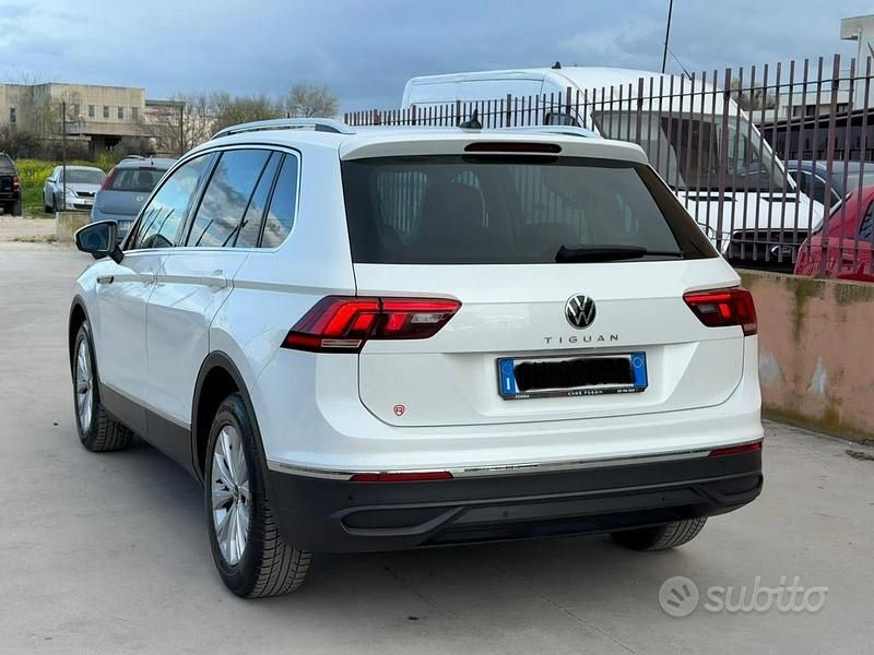 Usata VW Tiguan R-line 150 CV (110 kW) 2021 Bianco SUV