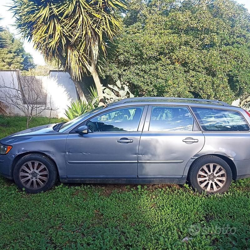 Usata Volvo V50 136 CV (100 kW) 2004 Grigio Station wagon